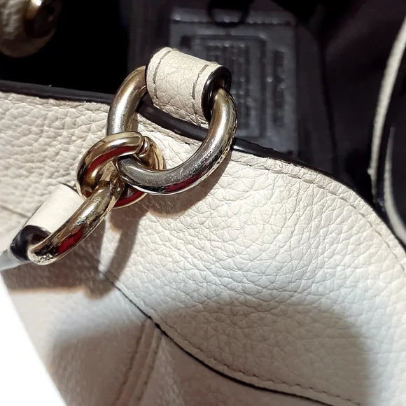 Coach Cream Leather Shoulder Bag - Picture 11 of 15